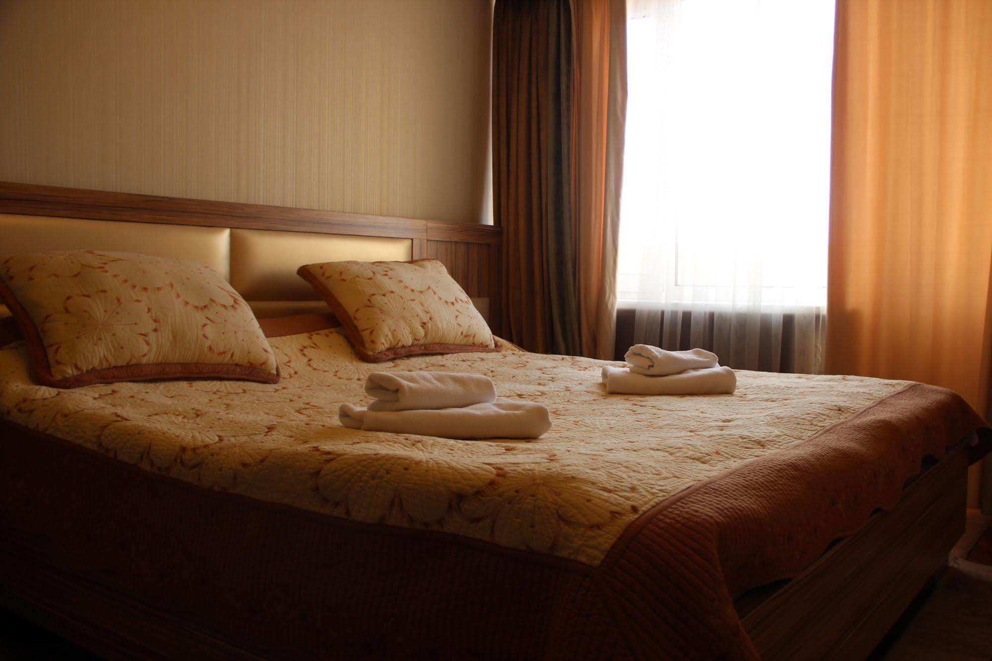 Hotel Dostuk Bishkek Luaran gambar